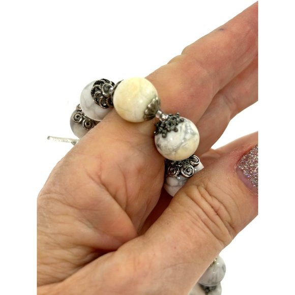 White Howlite Gemstone Beaded Bracelet Handcrafted Silver Tone Floral Grey Whte - Picture 13 of 17